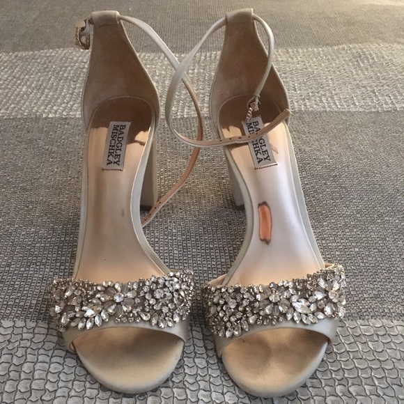 badgley mischka block heel sandals